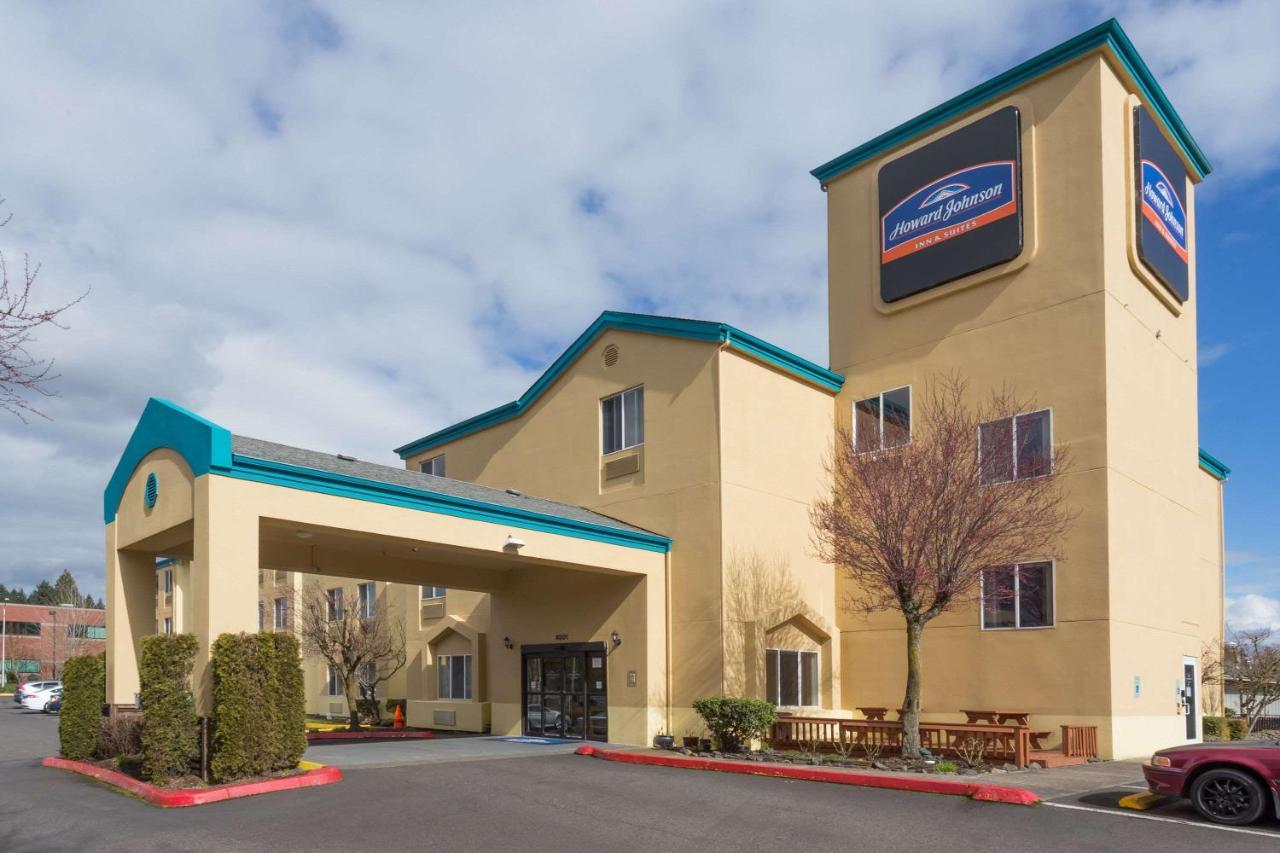 Howard Johnson By Wyndham Vancouver Hotel & Suites Bagian luar foto