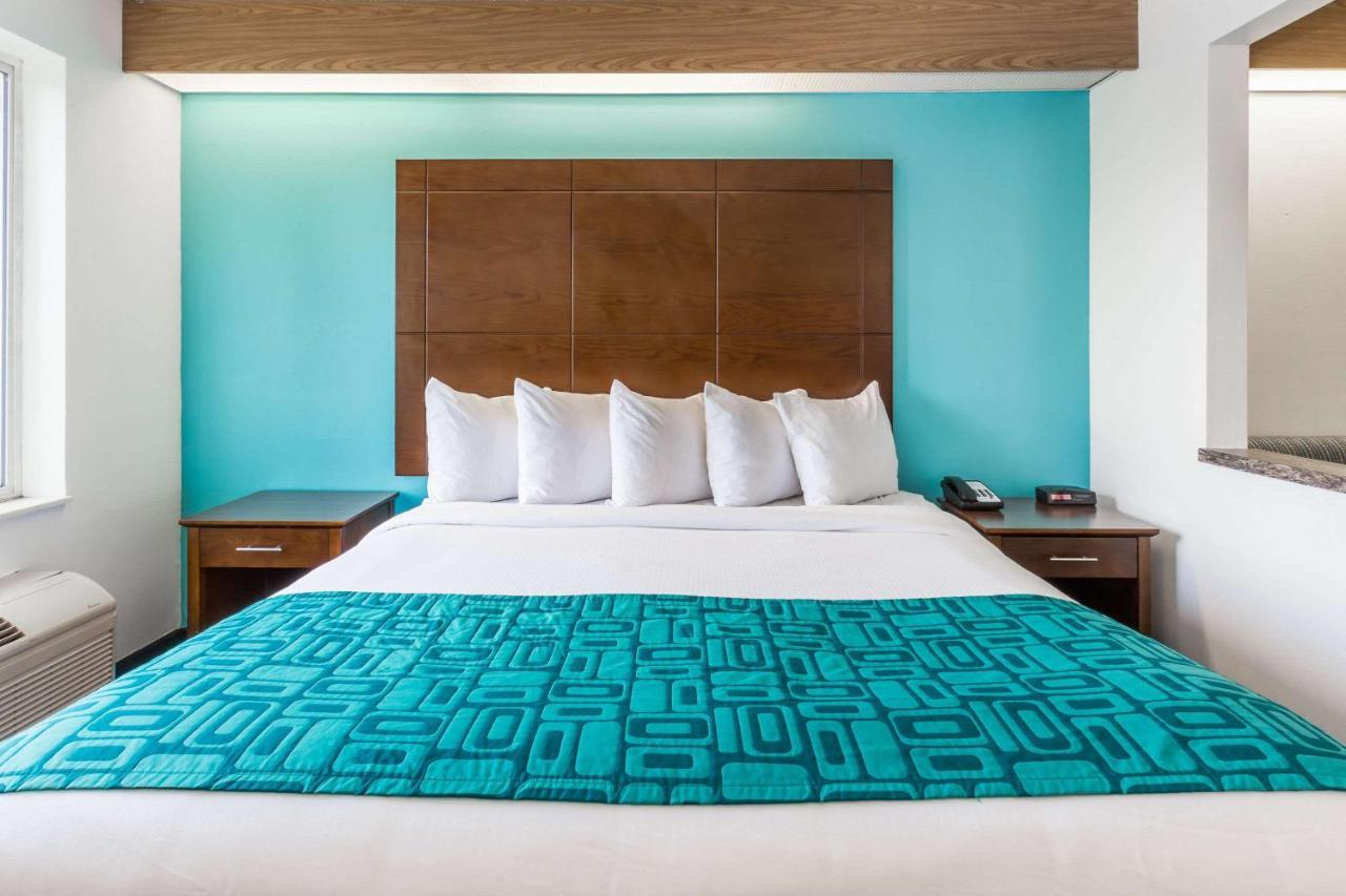 Howard Johnson By Wyndham Vancouver Hotel & Suites Bagian luar foto