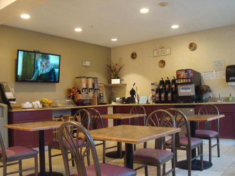 Howard Johnson By Wyndham Vancouver Hotel & Suites Bagian luar foto
